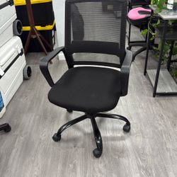 Desk Chairs 