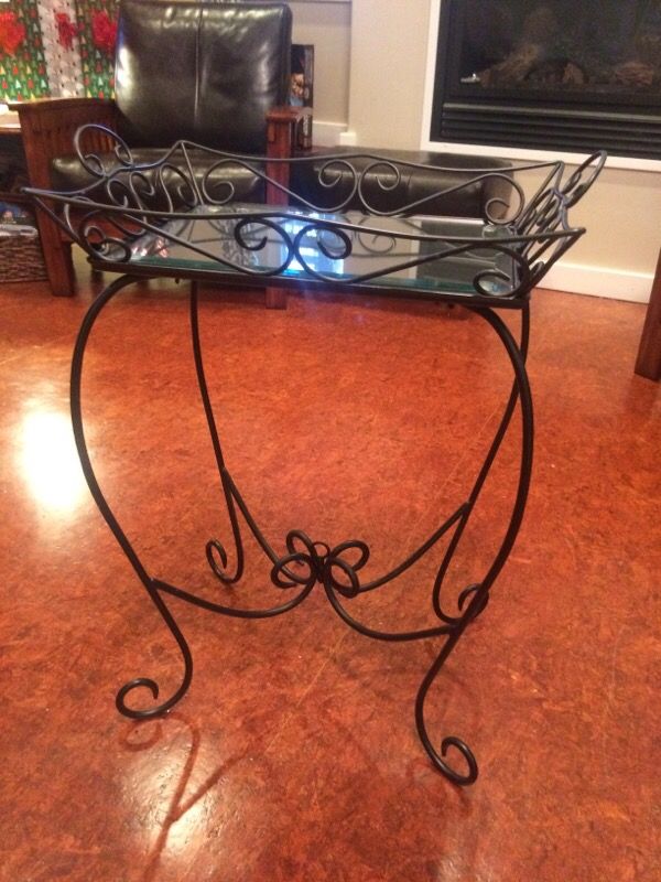PARTYLITE ANTIQUE BRASS CANDLE TRAY STAND TABLE