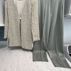 Vintage Tahari Pant Suit Size 6