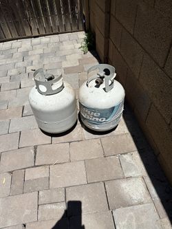 Vendo Estos Dos Tanques De Gas