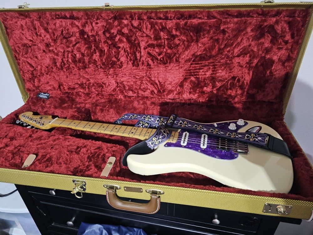 Fender Stratocaster W case - Read Ad, Specific trade considered.
