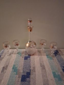 Glass Decanter Set with Four Cordial Glasses