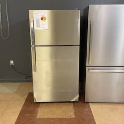 GE Stainless Steel Top Freezer Refrigerator💢💢