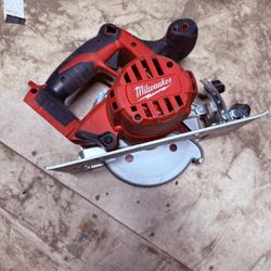 Battery Milwakee Circular Saw