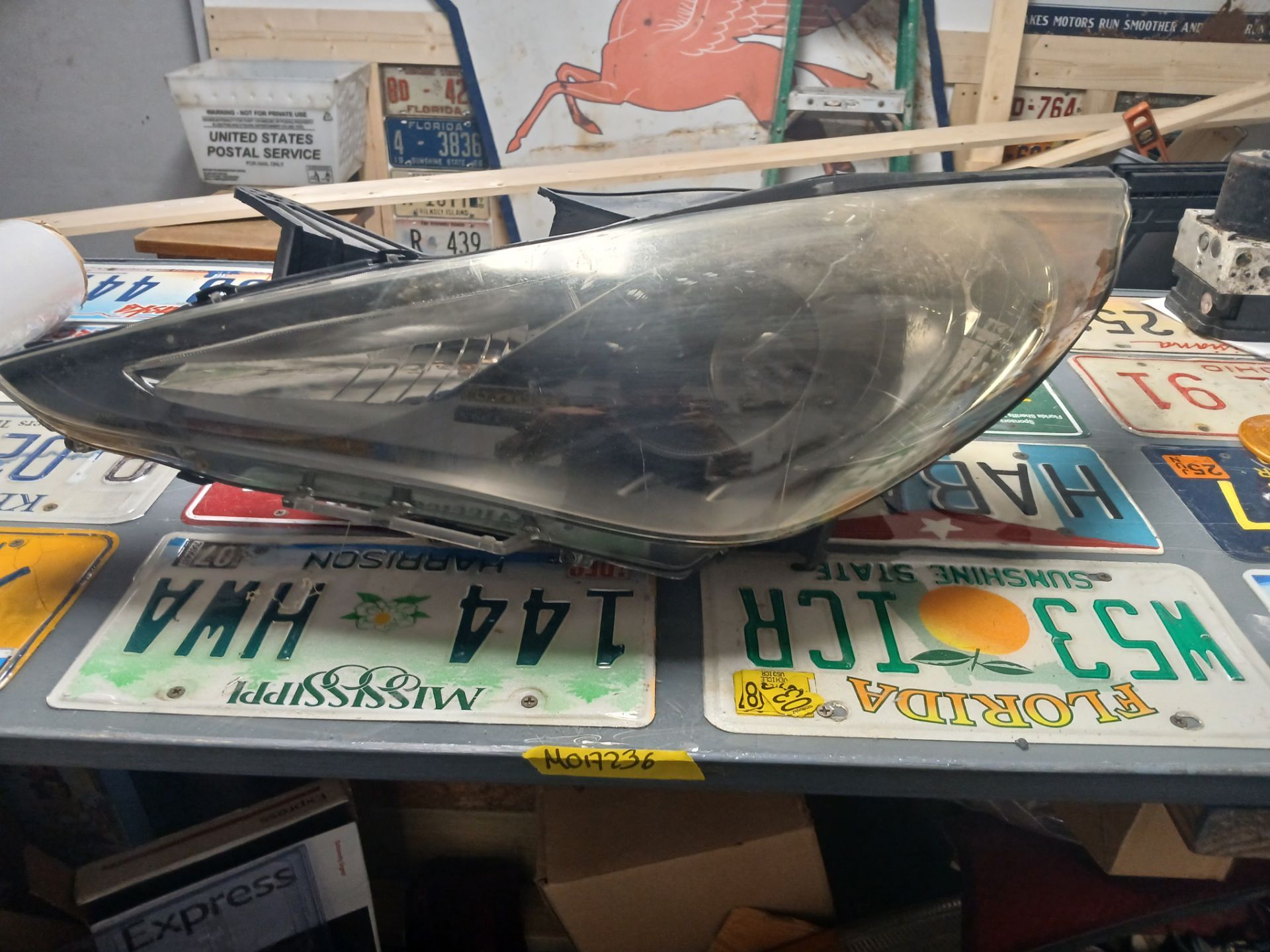 11-14 Hyundai Sonata Left Driver Side Halogen Headlight Black Housing