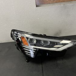 2019-2020-2021-2022-2023 AUDI E-TRON RIGHT HEADLIGHT FULL LED OEM USED 