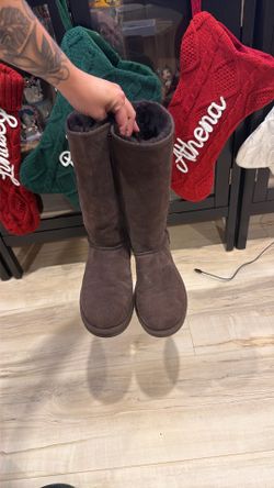 Women’s Brown Uggs Classic Tall (7) 