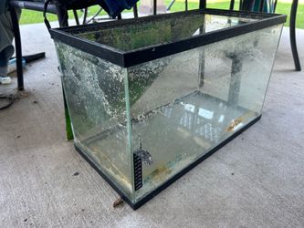 10 gallon fish tank sold as is