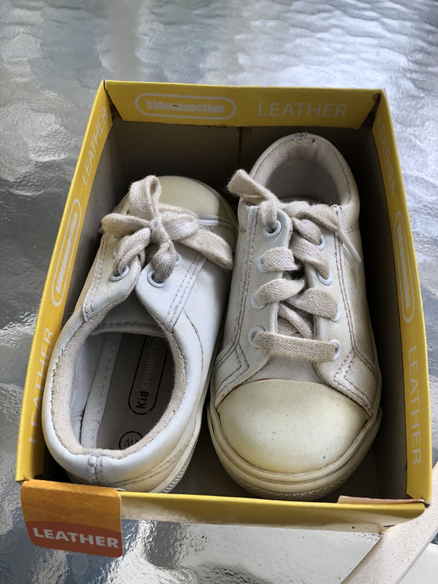 Toddler Boys White Leather Sneakers Size 6W