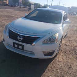 $7800 Nissan Altima 2015