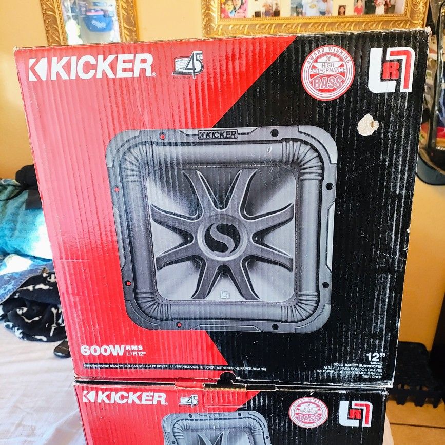 12" Kickers L7 Subwoofers (2 Subs) Brand New 