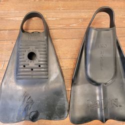 “DaFiN Pro Model Swim Fins L Mens 11-12 – Great for Surfing/Bodyboarding”