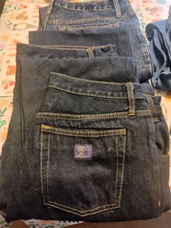 7 Pair Of Men's Jeans Read Description