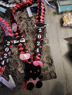 graduation leis
