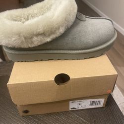 UGG Tazzette Slipper Size 8, Moss Green .