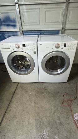 Lg set washer and gas Dryer, free delivery 🚚 and installation, 3 months of warranty.