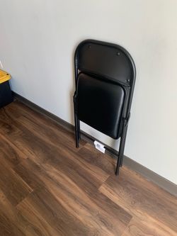 NWT Vinyl Cushioned Folding Chair