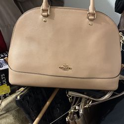 Coach Purse Beautiful Color 