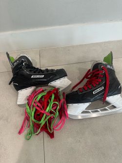 Ice hockey skates size 10