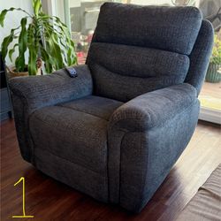 “LIKE NEW” POWER LIFT RECLINER 