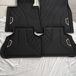 BMW OEM All Weather Floor Mats For G05/G06/G07, Preowned, Great Shape, No Issue