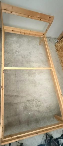 Bed frame twin