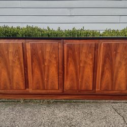 Modern Solid Wood Credenza/Buffet