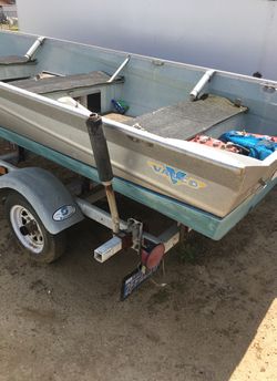 14' Valco aluminum fishing boat and trailer for Sale in Norco, CA