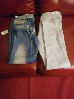 2 pairs of women jeans