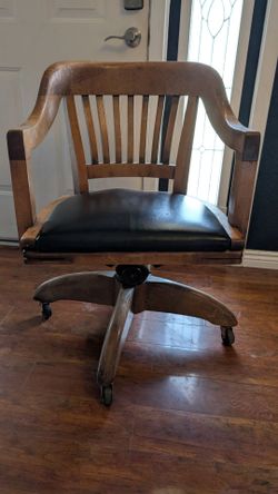 Gunlocke vintage swivel chair