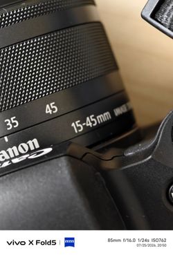 Canon EOS M50 with 15-45mm Lens