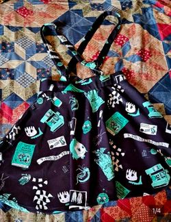 Hot Topics Beetlejuice skirt w suspenders