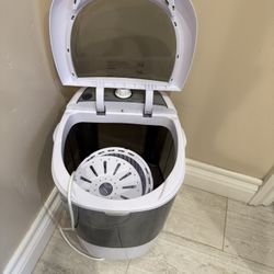 Portable mini washing machine