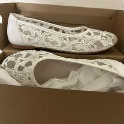 white Flower Flats