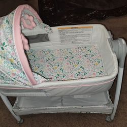 Graco Dream Suite Bassinet and Changer for Sale in Upland CA OfferUp