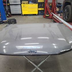Hood Jeep Grand Cherokee 2021-2024