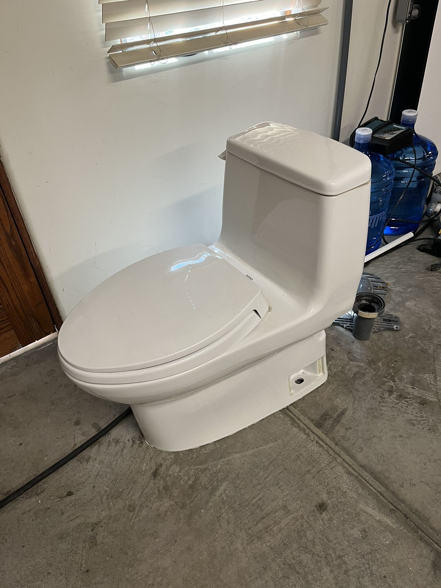 Toto toilet, great shape have several