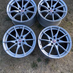18" Staggered Jaguar Wheels 5x108 *Lug Nuts Included*