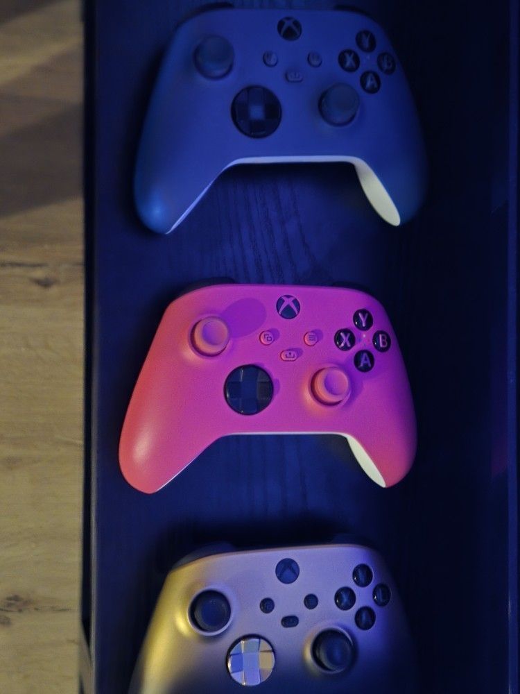 Xbox One X wireless controller