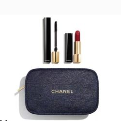 Chanel Beaute Limited Edition Holiday Bundle  Makeup Bag
