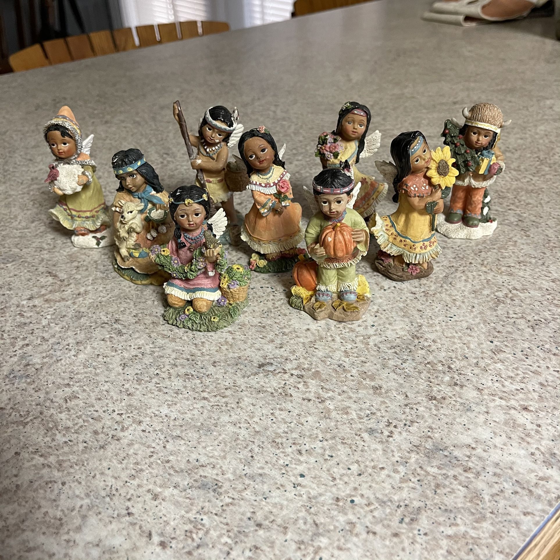 Figurines