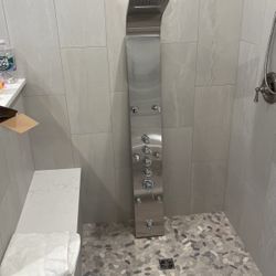 Shower With 6 Spray Nozzles 