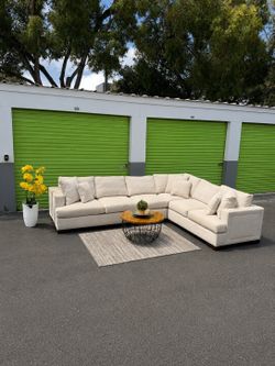 High End Designer Michael Weiss Vanguard Furniture Sectional Sofa Couch