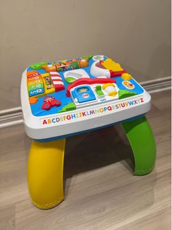 Fisher-Price Laugh & Learn Around the Town Learning Table