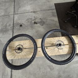 29" Boost Studded Syncros Wheelset