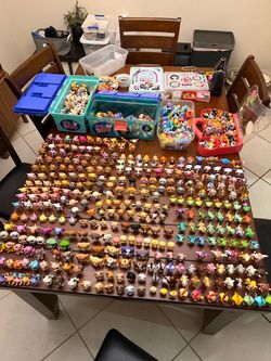 Large Littlest Pet Shop Figure Collection
