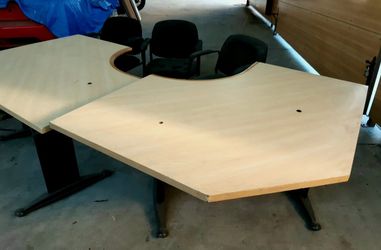 Hi End Office Table