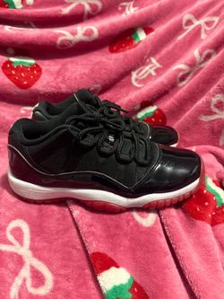 jordan 11s (low)