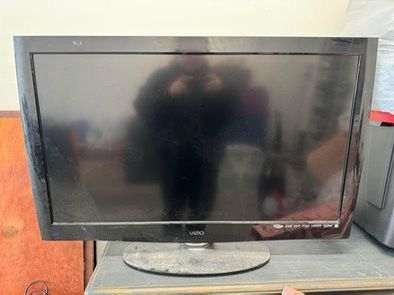 VIZIO 37” LED LCD TV + ROKU