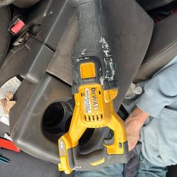 DeWalt 60 V Brushless Sawzaw 